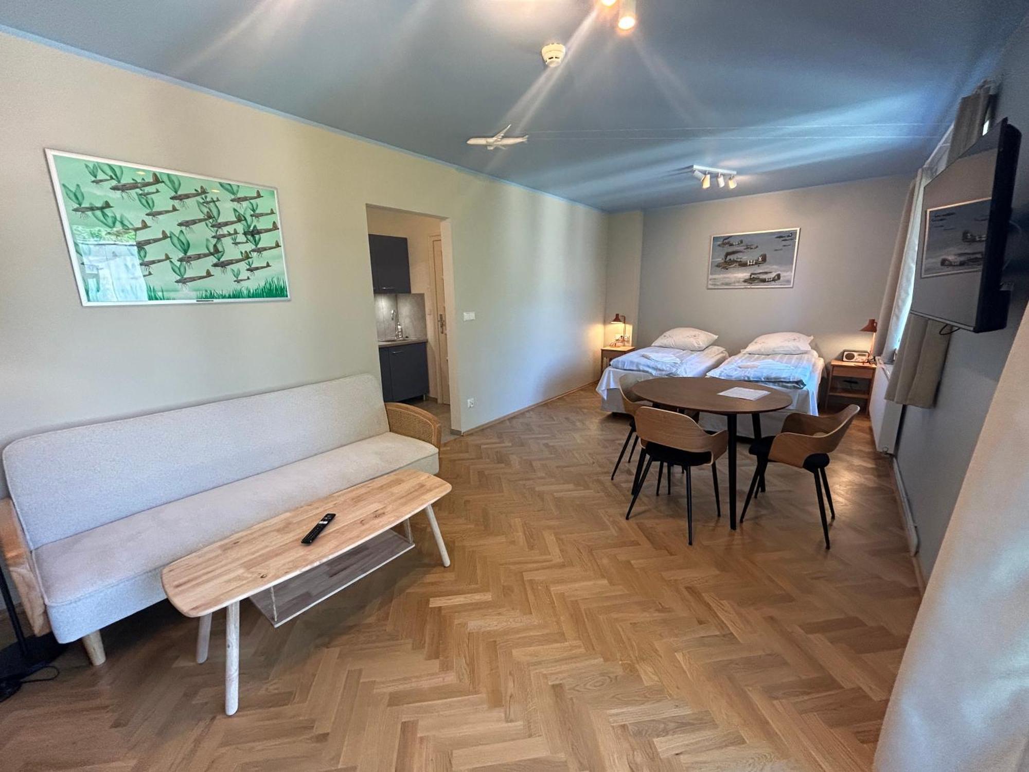 Cybulskiego Guest 3*
